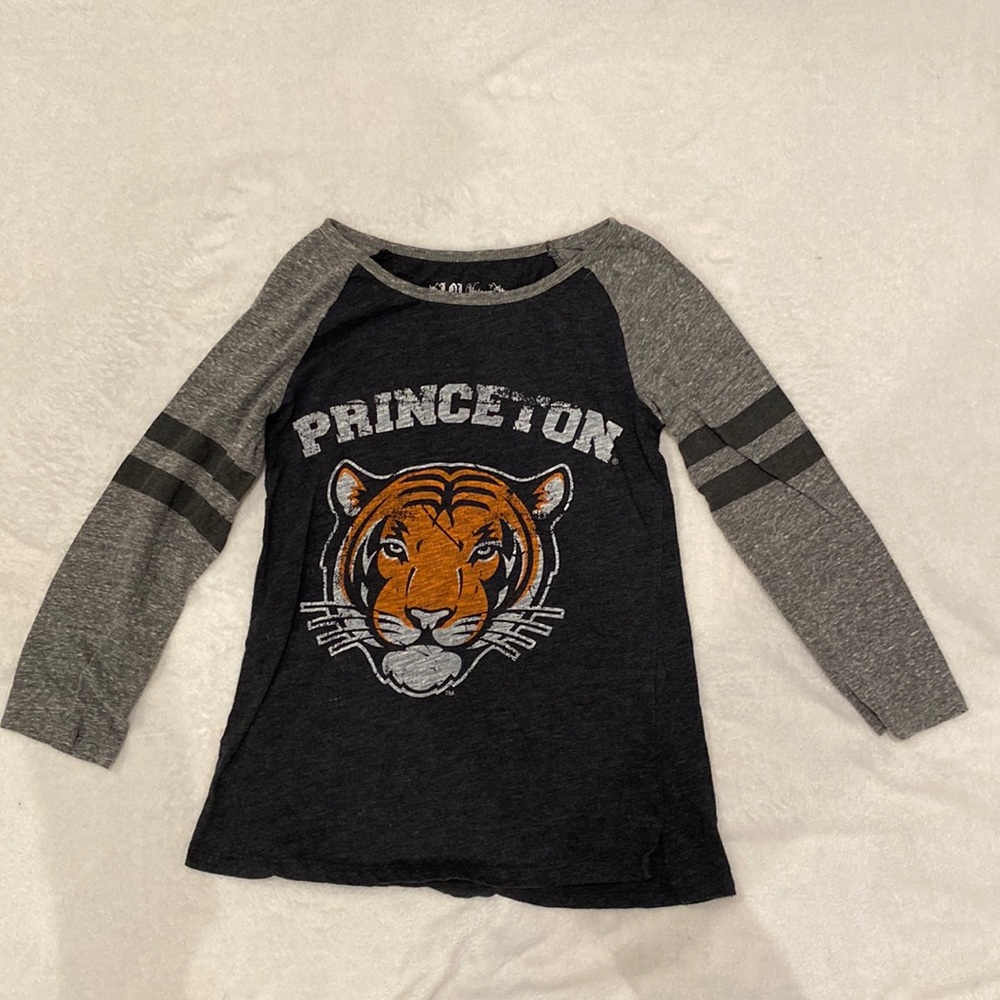 Long sleeve tiger shirt! 🐅